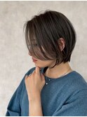 前髪長めの色気ショートボブ