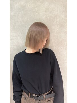 バックス(BUCKS) 韓国レイヤー×切りっぱなしボブ
