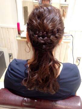 ネオリーブアーチ 武蔵小山店(Neolive arch) *。大人なみ巻き ハーフアップ風アレンジ【neolive arch】*