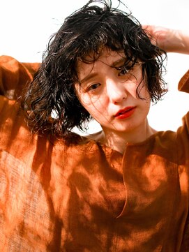 テトヘアー(teto hair) ウェーブ　ミニボブ  パーマ　ショート　くるくる　オレンジ