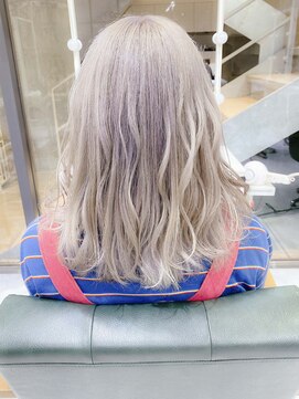 デイズ(days) 【DAYS 原宿  】低ダメージブリーチベージュカラー透明感カラー