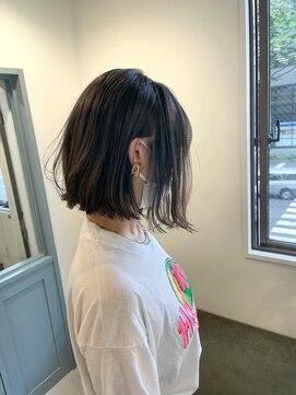 ジジ(jiji) 《jiji》ぱつボブ　グレージュ