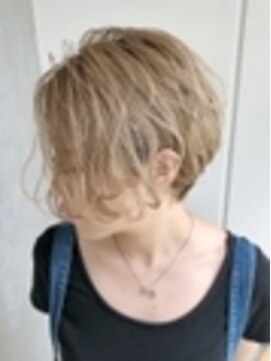 ルアーナ(LUANA) 人気ショートボブ×ハイトーン☆