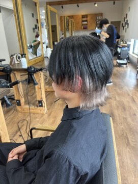 ルッカヘアガーデン バイ ラッシュゴールド(RUCCA HAIR GARDEN by LUSH GOLD) ウルフカット×インナーカラー