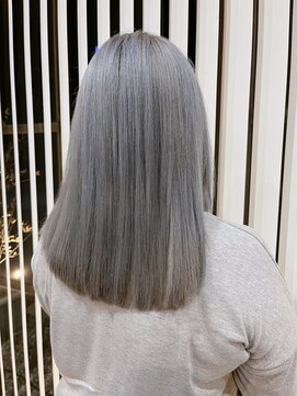 エターナル(ETERNAL) ホワイトシルバー／ミディアム/20代