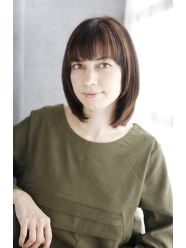 シュシュット(chouchoute) ワンレンボブルフ小顔ネビージュブリーチ縮毛矯正黒髪質改善/100