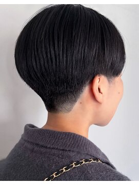 オーク 学芸大学(OAK) 前髪なし 暗髪 ハンサムショート 耳だし刈り上げショート