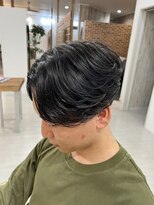 サロンドクオリア(Salon de Qualia)&nbsp;センターパート/ニュアンスパーマ/毛流れパーマ/カルマパーマ