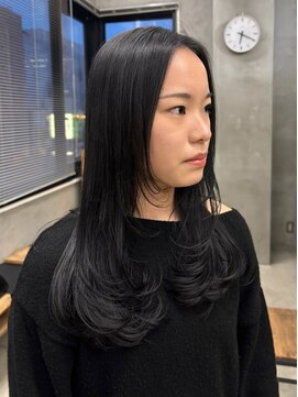 テトヘアー(teto hair) ミディアムレイヤー、ブルーブラック、透明感カラー