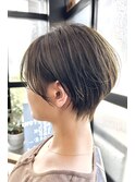 くびれショート/ショートボブ/耳掛けショート/オリーブベージュ