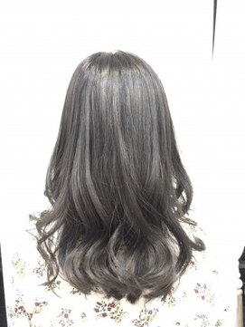 ペイジバイネオリーブ 吉祥寺店(Paige by Neolive) ハイライトたっぷり透明感アッシュ☆