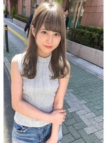 テオ(Theo)&nbsp;Theo // 巻き髪風パーマ／セミロング