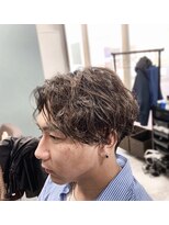 イコール(equal) センターパートマッシュ×スパイラルパーマ