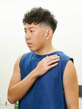 クラスコウベ 三宮店(Krass kobe) MEN’S HAIR フォワードフェードスタイル【上野 竜司】