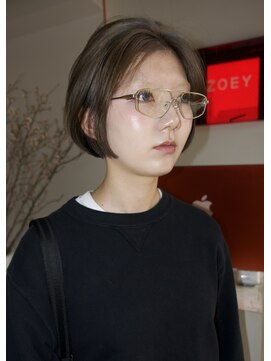 ゾーイダイミョウ(ZOEY daimyo) 大名　レイヤーカット　ブリーチカラー