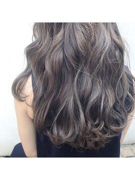 リヴィーダ(LIVIDA) 癖毛風 ユルフワパーマ