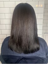 レガーレ(Legare) 酸熱ストレートでつくるセミロングススタイル