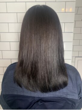 レガーレ(Legare) 酸熱ストレートでつくるセミロングススタイル