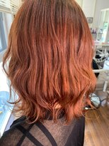 ジウ 上通り(JIU)&nbsp;10代20代30代小顔毛先外ハネボブツヤ感×立体感ブリーチ暖色