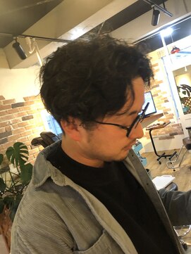 ハイジ(hairsalon Hyge) センター分けスパイラルパーマ