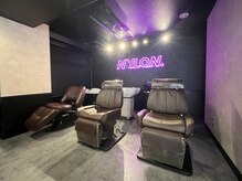 「フルフラットシャンプー台」でシャンプー中もリラックス・・・♪