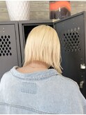 抜きっぱなしブロンド切りっぱなしボブホワイトブロンドヘア
