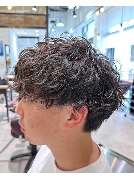 グランデュール 焼津店(GRANDEUR) ツーブロック、マッシュ波巻きパーマ