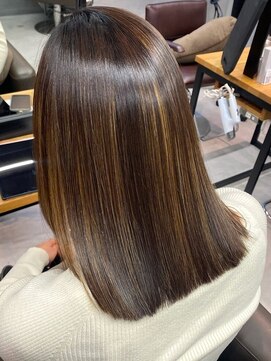 シャルムバイケンジ(Charm.by KENJE) 暗めカラーグランマッシュデザインカラー髪質改善20代30代有楽町