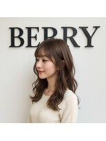 ヘアーズ ベリー 香椎店(hairs BERRY)&nbsp;モテレイヤーミディ抜け感シースルーバングミルクティーベージュ