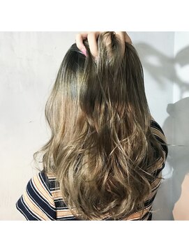 モノ アンド イニ(Mono & inni) 【奈良/inni hair】根本グラデーション