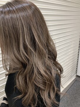 アールサロンサカエ(Rr SALON SAKAE) 【BOTANIUM滝島】ランダムハイライト×シアーグレージュ