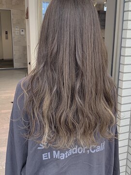 グロウ 上野御徒町(grow) 耳かけ/フォギーベージュ/マッシュウルフ/外ハネ[上野/御徒町]