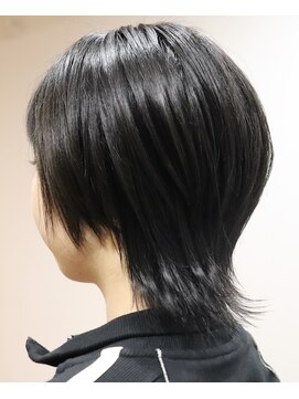 ウィスカーヘアー(whisker hair) ショートウルフ