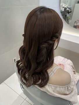 アールプラスヘアサロン(ar+ hair salon) 【新宿駅/新宿三丁目/ヘアセット/ねじりハーフツイン】