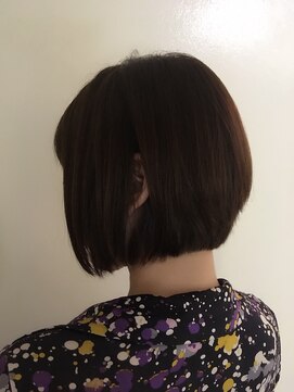 パティオン(PATIONN) 思わず見惚れる襟足すっきりの前下がりボブでもっと横顔美人へ