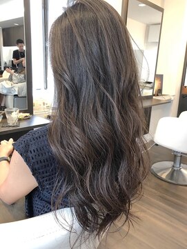 フォルマ FORMA ＴＯＫＩＯトリートメントで艶巻き髪