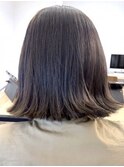 グレージュ×外ハネ