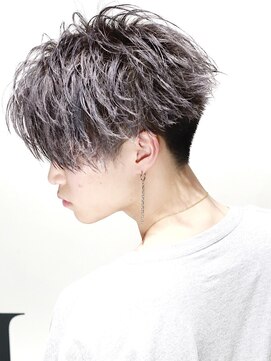 リップスヘアー 銀座(LIPPS hair) 前下がりシルエットプラチナショート