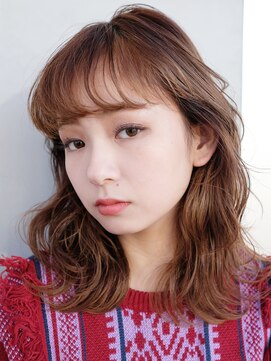 アルバム 銀座(ALBUM GINZA) レイヤースタイル_耳かけウェーブパーマフォギーベージュ_87019