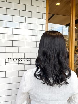 ノエル(noele) 黒髪×アッシュブラックカラー×レイヤーロング