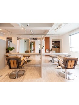 落ち着いた空間でゆったり施術を受けたい方必見◎長時間の施術もリラックスして過ごせます【大阪/天満橋】