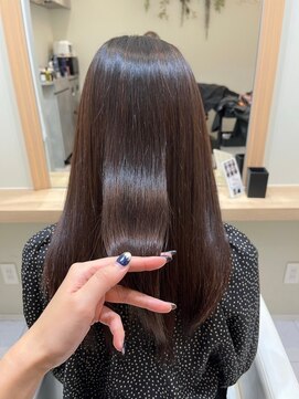 クレールイーエムエー(CLAIRE e.m.a) 柔らかくしなやかな髪を実現/ストレート