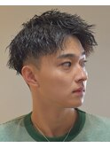 黒髪縦落ちツイストスパイラルパーマショートアップバング