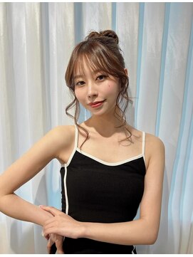 ユーフォリア 渋谷グランデ(Euphoria SHIBUYA GRANDE) ブラウンベージュ ベージュカラー お団子 アップヘア YUKI