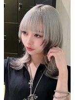 アマトウキョウ アユンチェ(AMA TOKYO×AYUNCHE) ハイトーンエンドデザインカラー×ミディアムウルフレイヤー