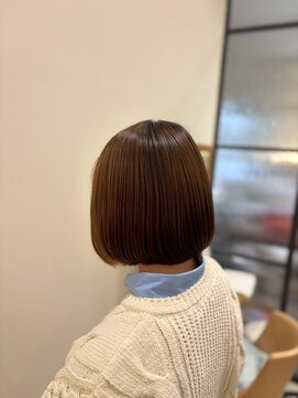 トイロ(toiro) レイヤーカットミルクティーベージュブリーチなしダブルカラー