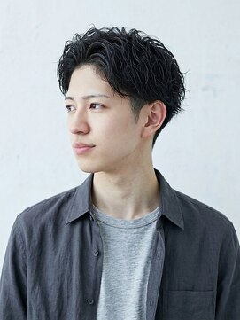 ヨシザワインク バンダイ(YOSHIZAWA Inc. BANDAI) ツイスパ/メンズパーマ/ツーブロック低め/センターパート