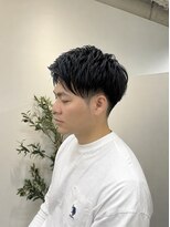 ユニ 江坂(Uni.)&nbsp;ツーブロックショート　ビジネスショート　アップバング