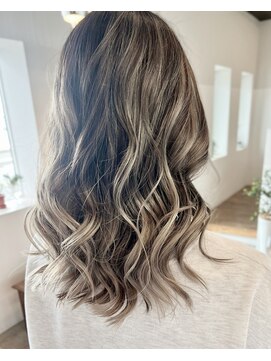プリーモ ヘアー レガロ(Primo hair REGALO) 【REGALO】ハイライトカラーグレージュ/☆大人可愛い20代、30代