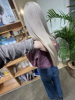 ソワンドゥブレス 瓜破店(soin de brace)&nbsp;ハイトーンカラーホワイトブランド